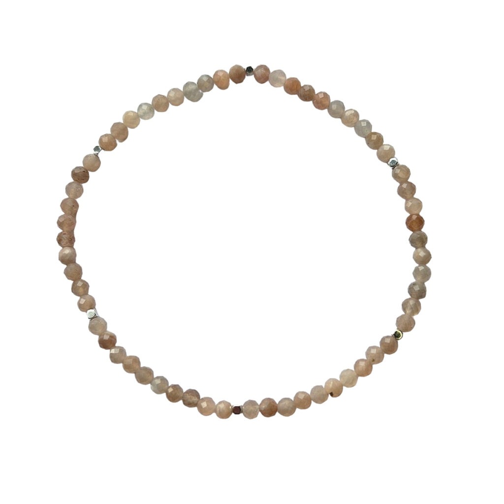Fusskette Sonnenstein facettiert 4mm mit Silberwürfel