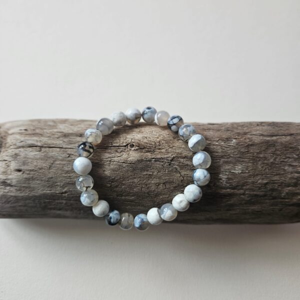 „Grau-Weisse Eleganz“ Feuerachat-Armband – Bild 3