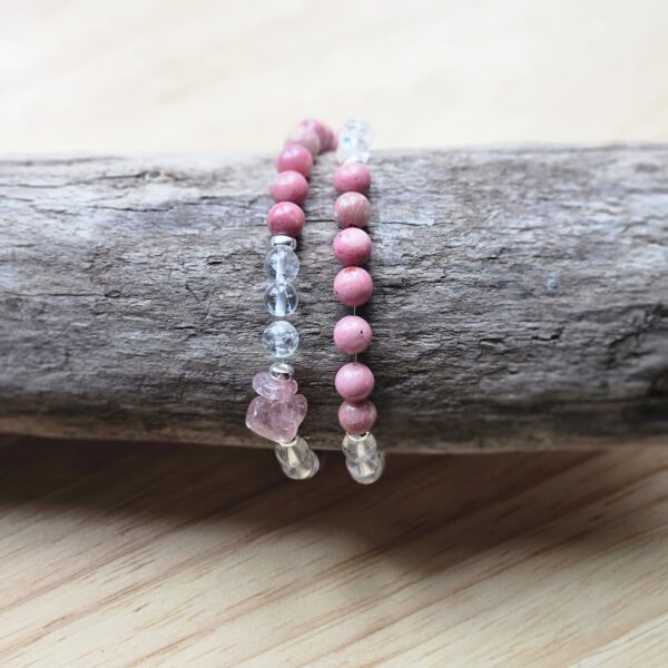 Handgefertigtes Doppel-Armband - Rhodonit, Bergkristall und Erdbeerquarz – Bild 3
