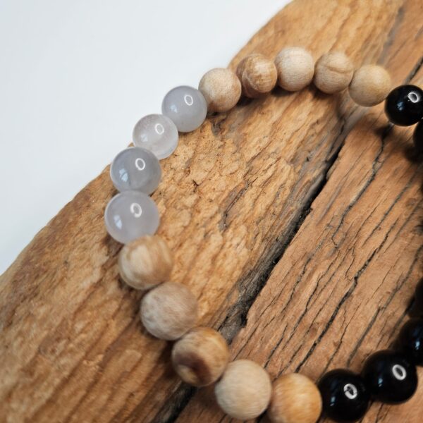 Grauer Quarz, Palo Santo & Schwarzer Turmalin Armband – Bild 2